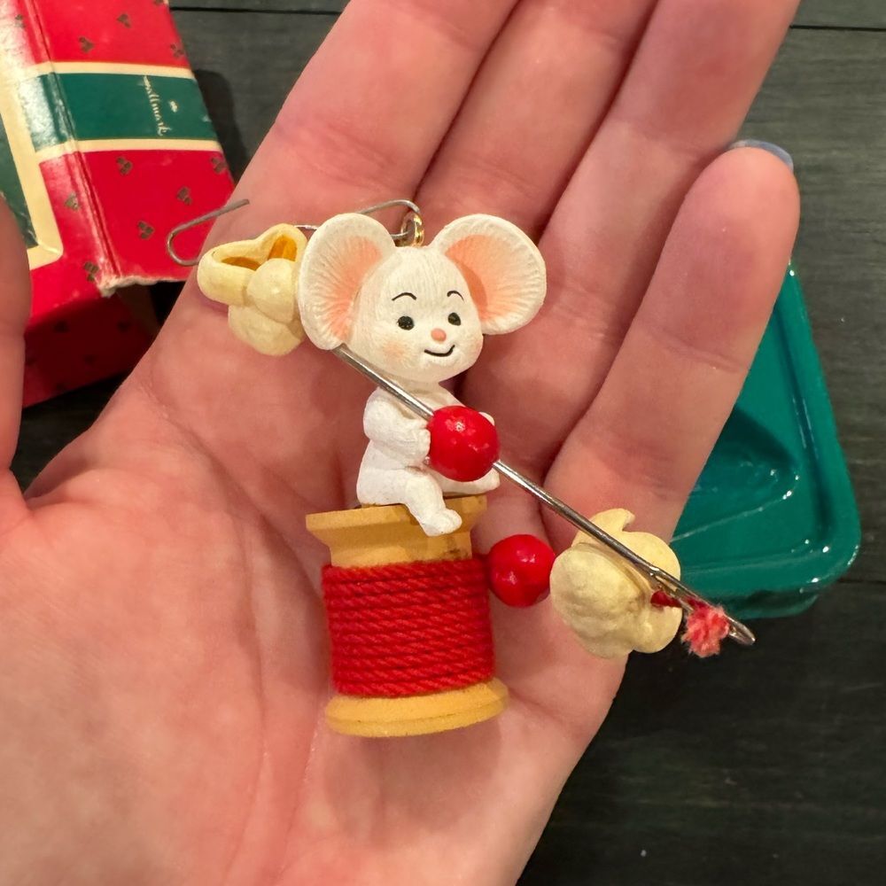 Hallmark Keepsake Ornament "Popcorn Mouse" from 1986